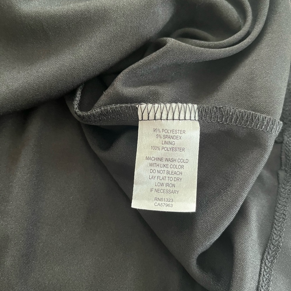 Halogen Rich Black Sleeveless Lined Drop Neckline Blouse Women’s Size Small - Picture 12 of 14